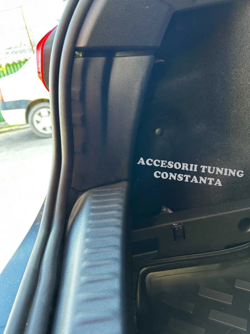Vizualizare produs - Ornament Protectie Portbagaj - Dacia Sandero 3 Imagine produs - Ornament Protectie Portbagaj - Dacia Sandero 3