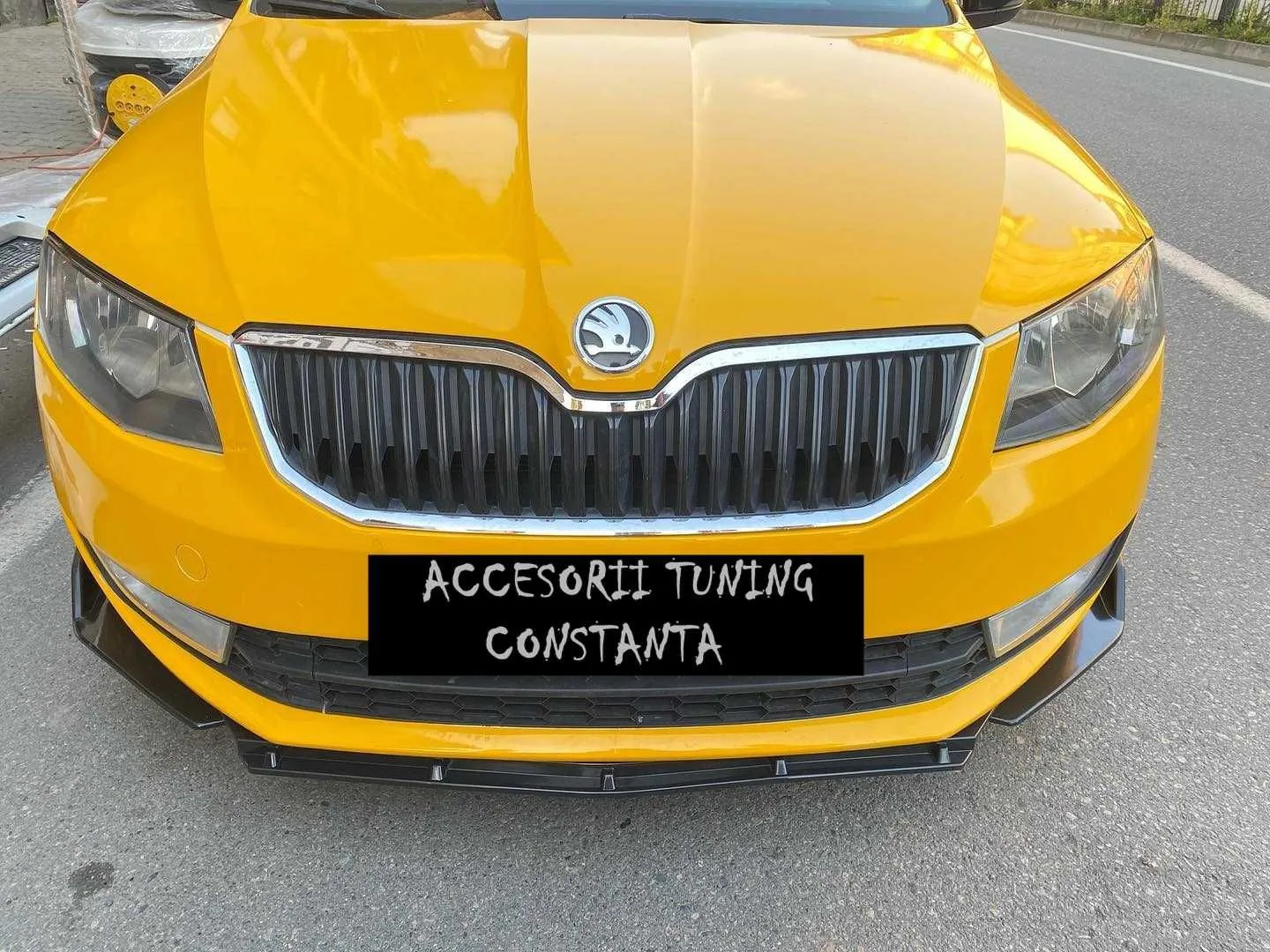 Vizualizare produs - Lip Bara Fata Universal Din 3 Piese BRBS - Skoda Octavia MK3 Imagine produs - Lip Bara Fata Universal Din 3 Piese BRBS - Skoda Octavia MK3