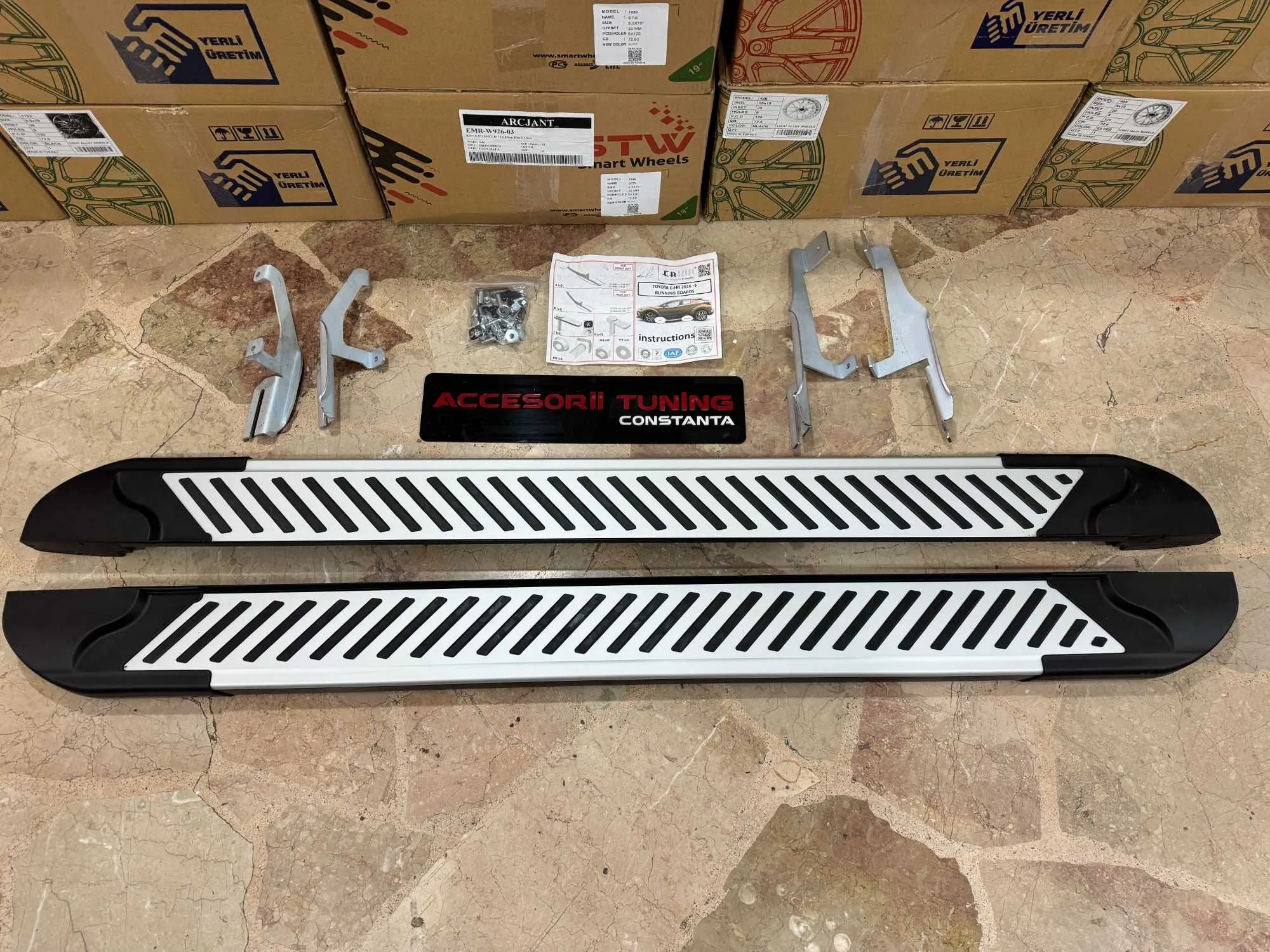 Vizualizare produs - Trepte Laterale Toyota CHR 2016+ Imagine produs - Trepte Laterale Toyota CHR 2016+