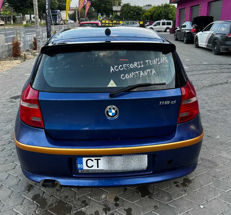Eleron Haion - BMW Seria 1 E81 E87 Negru Lucios