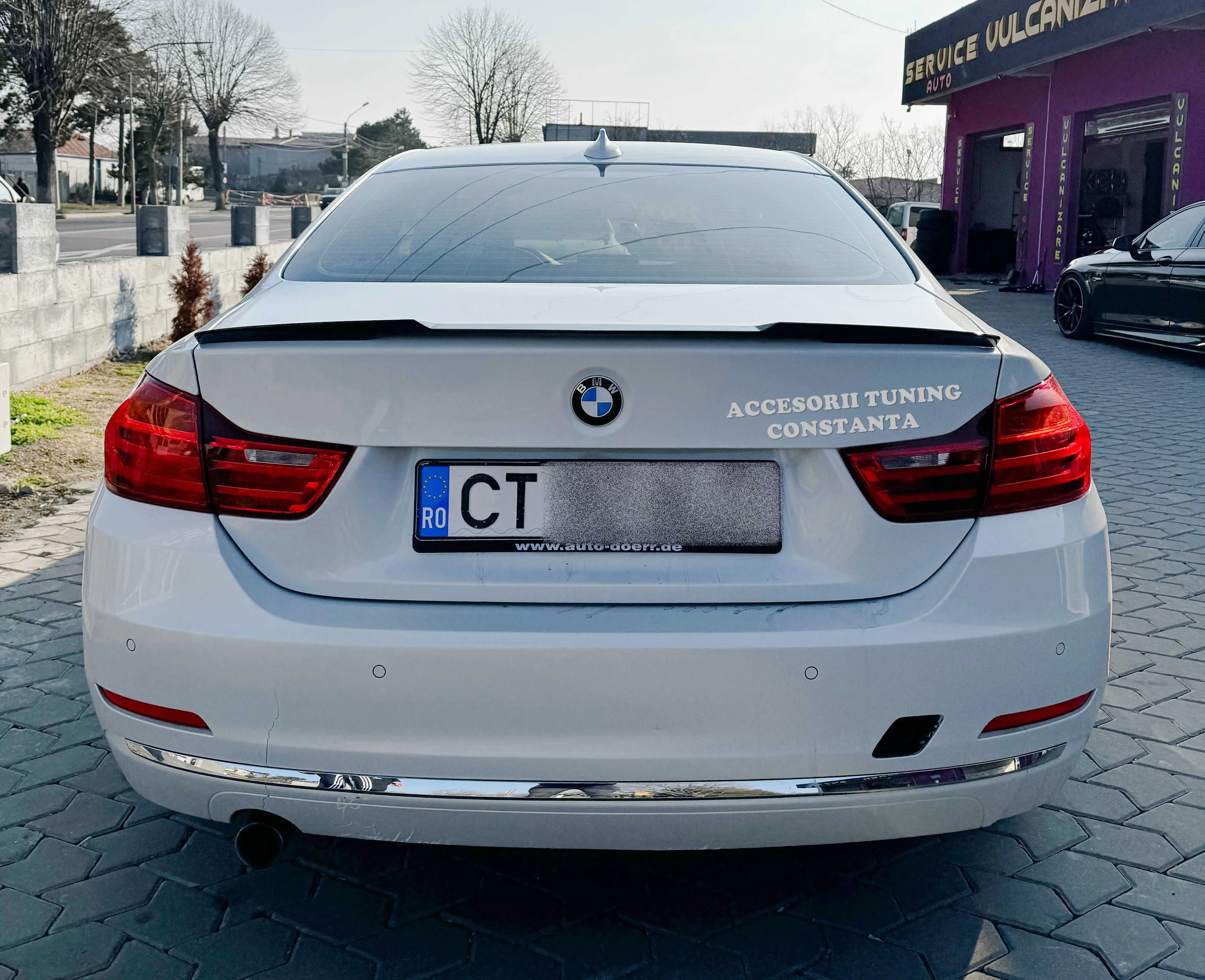 Vizualizare produs - Eleron Portbagaj - BMW F32 Model M4 Negru Lucios Imagine produs - Eleron Portbagaj - BMW F32 Model M4 Negru Lucios