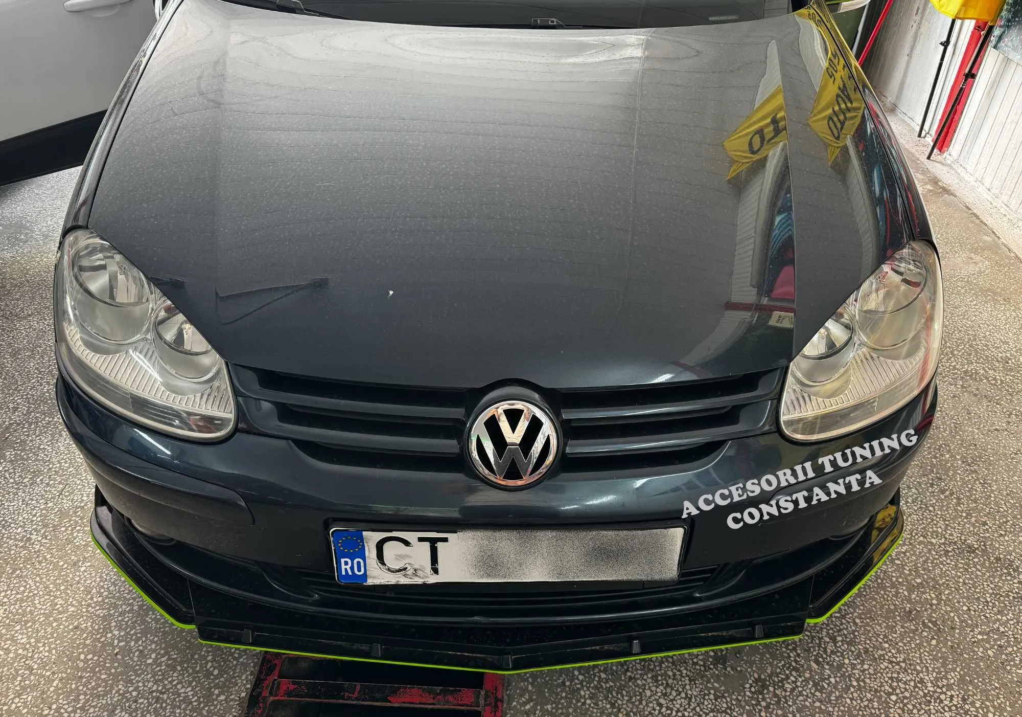 Vizualizare produs - Lip Bara Fata Universal Din 3 Piese BRBS - Volkswagen Golf 5 Imagine produs - Lip Bara Fata Universal Din 3 Piese BRBS - Volkswagen Golf 5