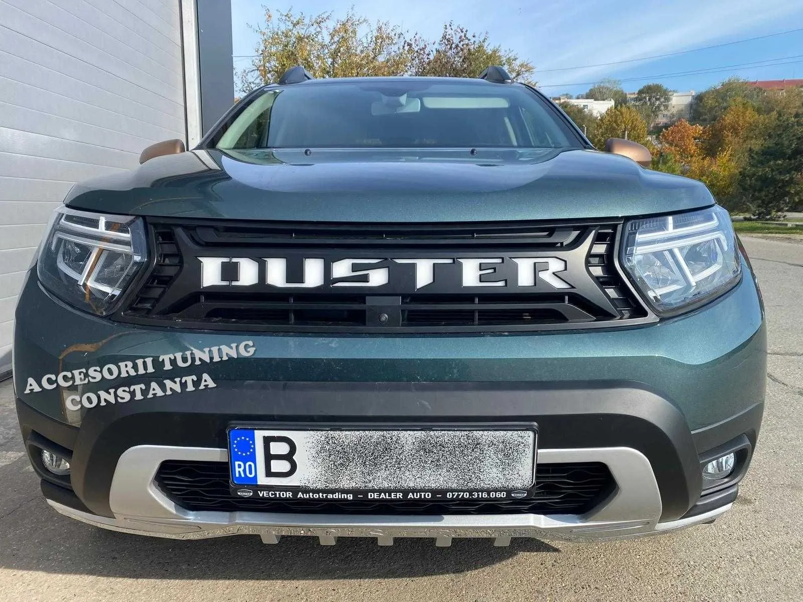 Vizualizare produs - Grila Iluminata Led - Dacia Duster 2 Imagine produs - Grila Iluminata Led - Dacia Duster 2